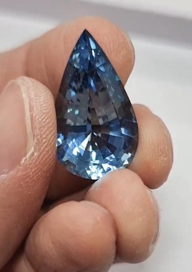 pear-shaped Madagascan aquamarine 