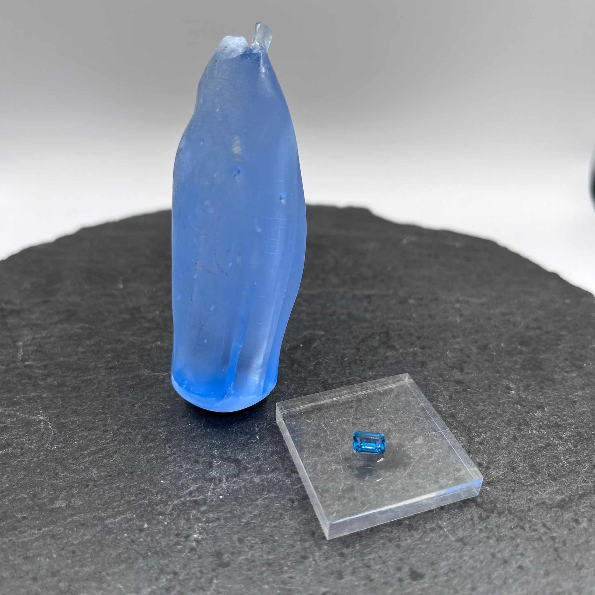 Vernueil Flame Fusion synthetic blue spinel