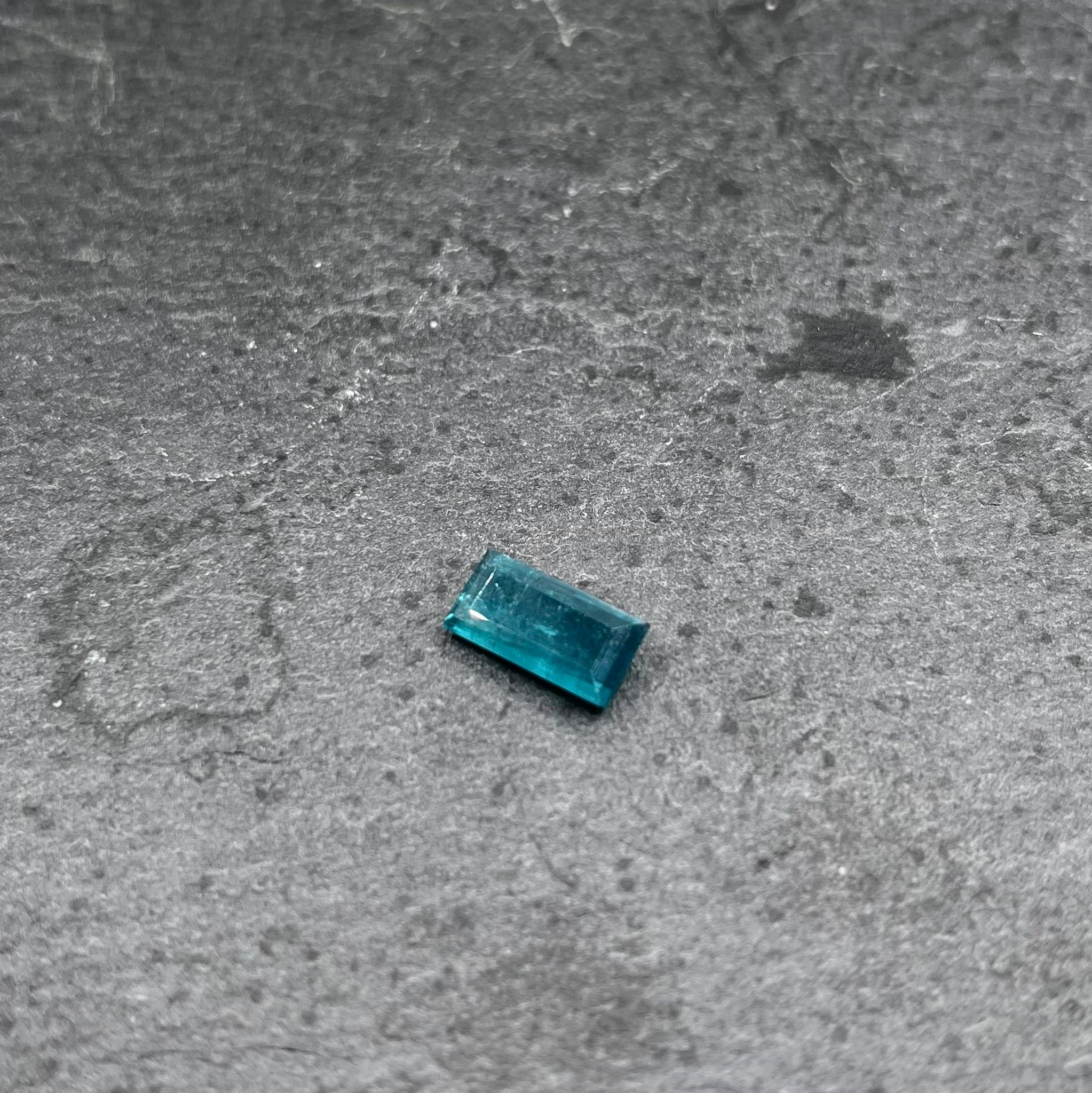 look like a paraiba tourmaline