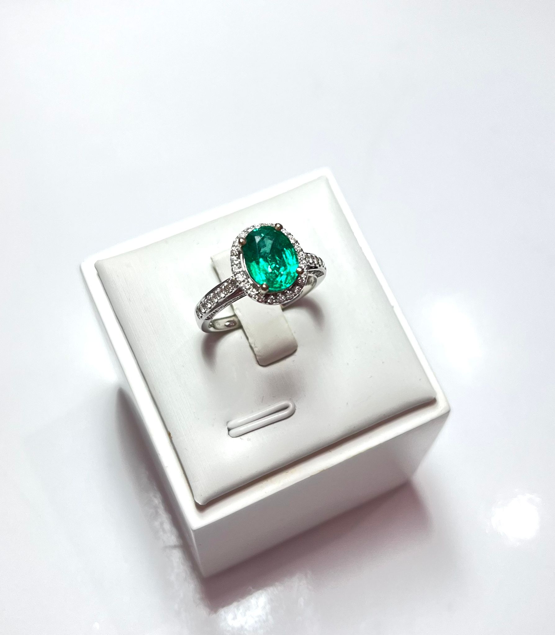 Classic Design for a classic piece of gem